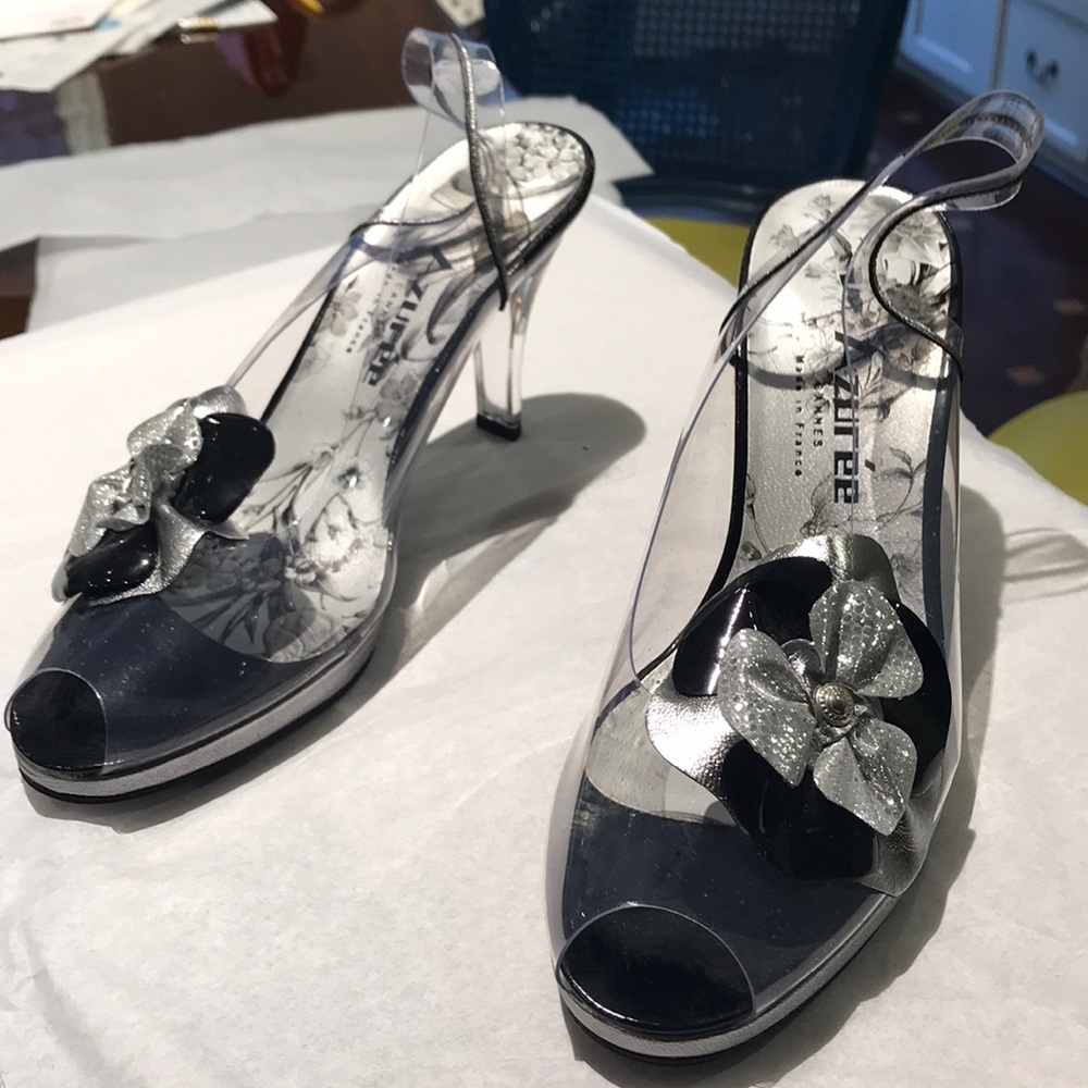 One pr Azuree French 3 1/4  heels